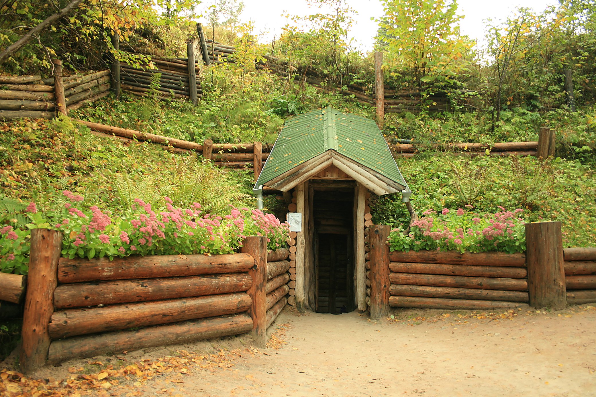 The entrance. Behind that door it is 8°C in August and 8°C in February.